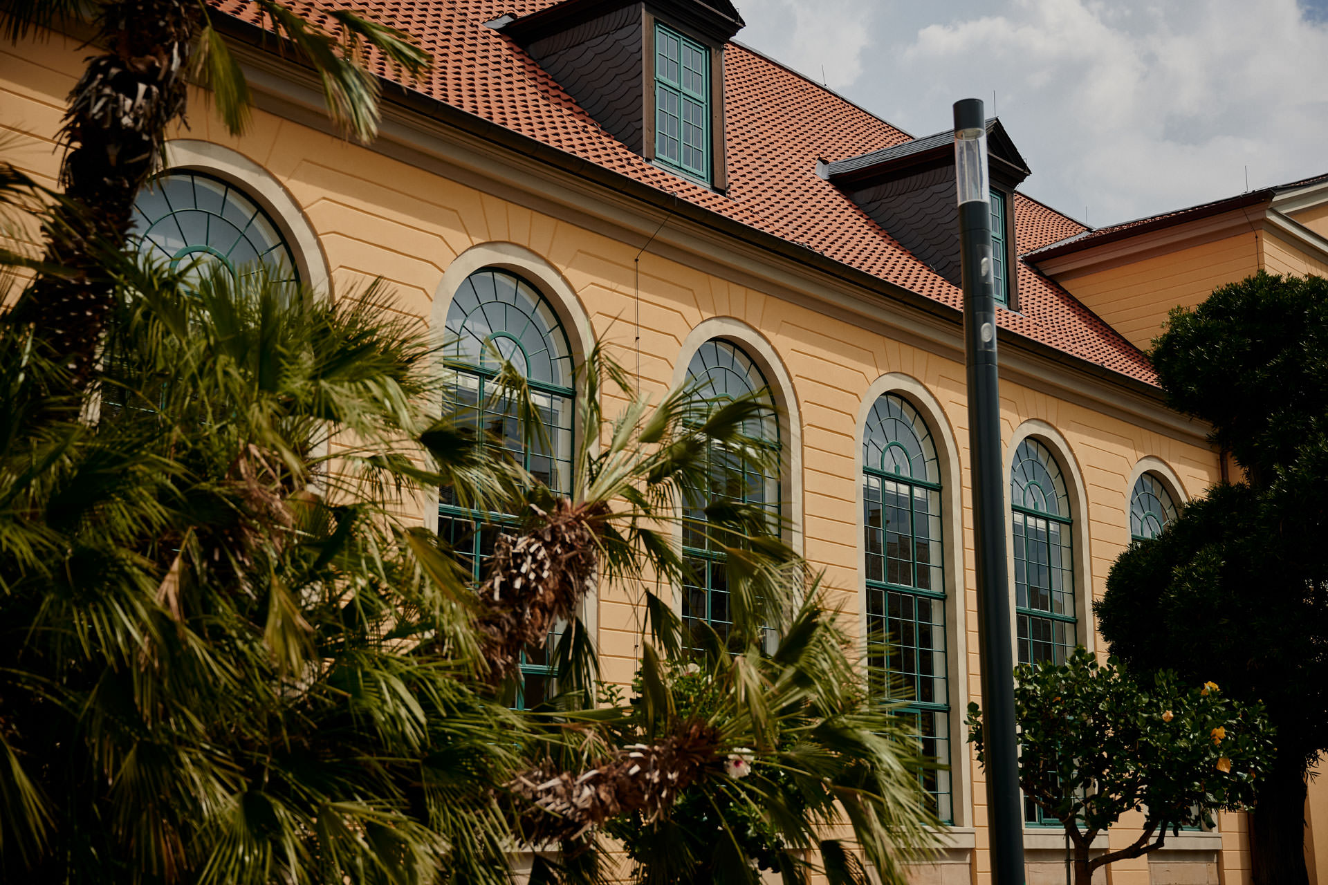 Standesamtliche Hochzeit in den Herrenhäuser Gärten. Hochzeitsfotograf Niclas Grüning