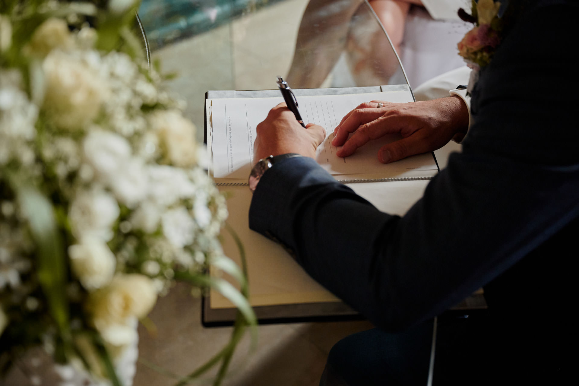 Standesamtliche Hochzeit in den Herrenhäuser Gärten. Hochzeitsfotograf Niclas Grüning