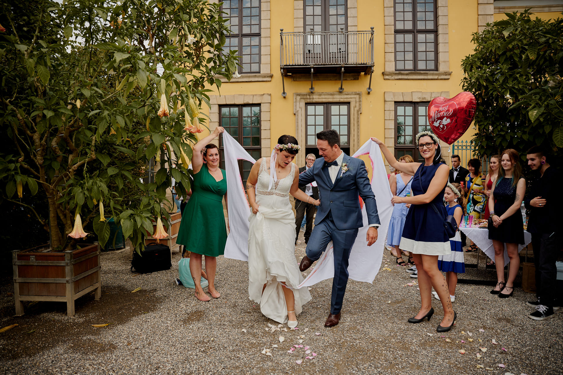 Standesamtliche Hochzeit in den Herrenhäuser Gärten. Hochzeitsfotograf Niclas Grüning