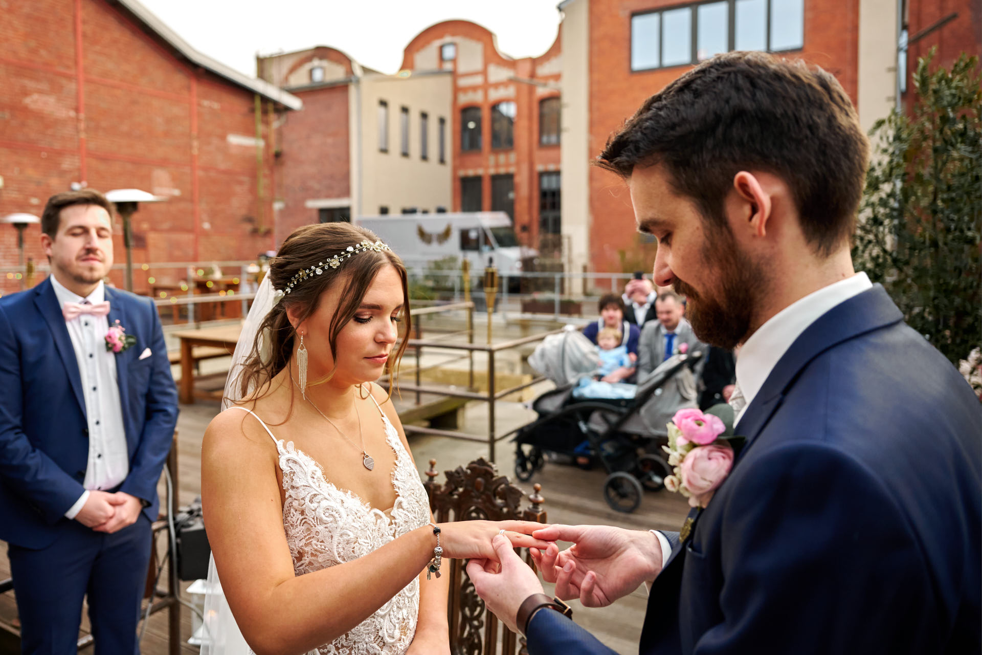 Hochzeitsfotograf für Seifenblasenfabrik Düsseldorf Dr. Thompson´s