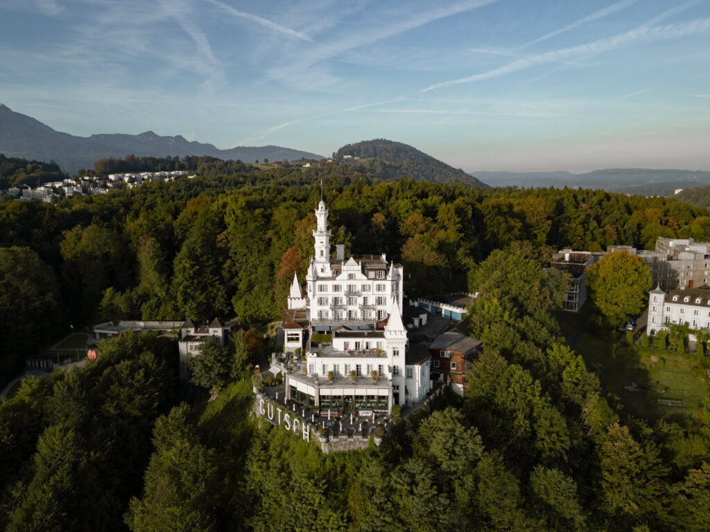 Hochzeit Chateau Guetsch Schweiz Hochzeitsfotograf Hochzeitsvideograf